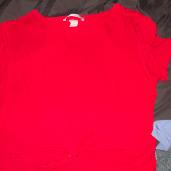 Twisted t - Picture 2 of 2